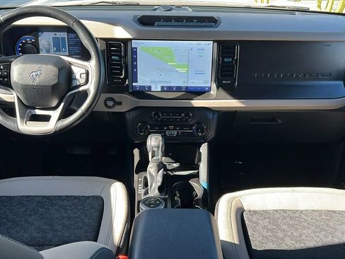 Certified 2022 Ford Bronco Wildtrak AWD/4WD image 10