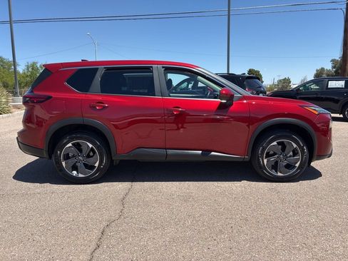 Used 2025 Nissan Rogue SV FWD image 6