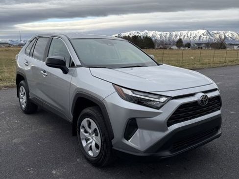 Used 2025 Toyota RAV4 LE image 4