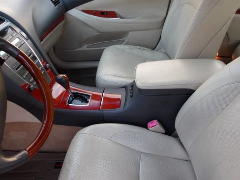 Used 2011 Lexus ES 350 image 19