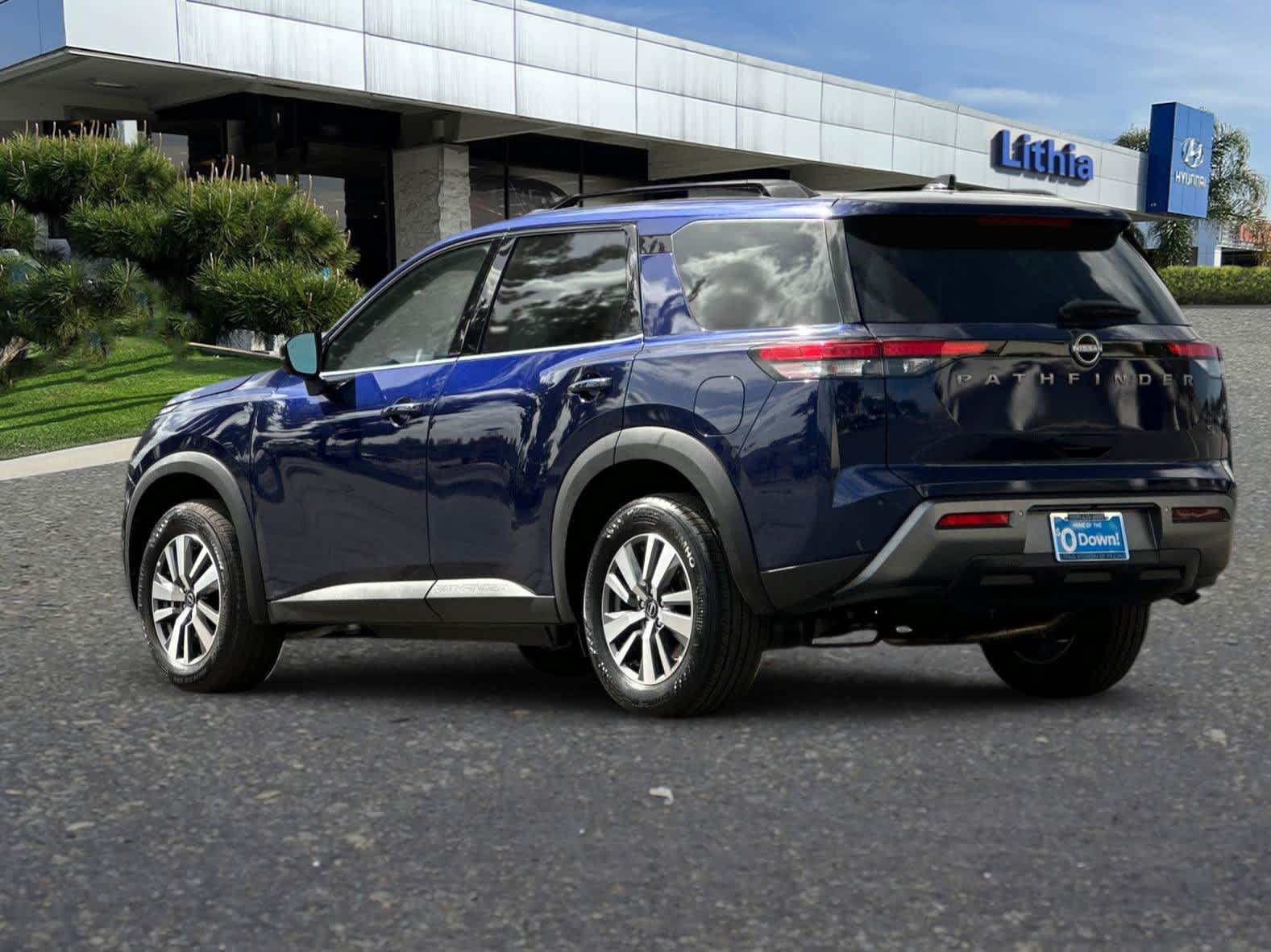 Used 2026 Nissan Pathfinder SL FWD image 7