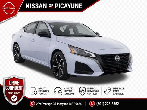 Used 2023 Nissan Altima 2.5 SR FWD image 9