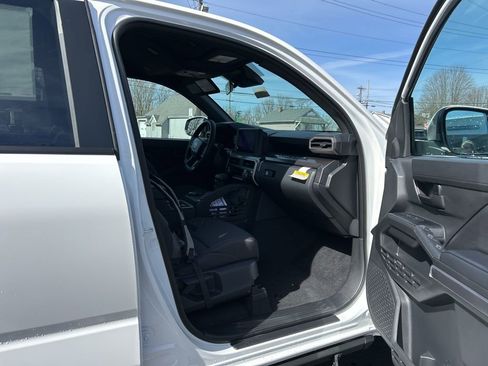 New 2026 Toyota Tacoma SR5 AWD/4WD image 9