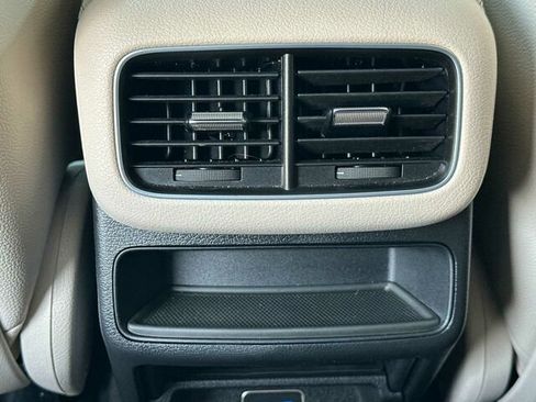 Used 2025 Mercedes-Benz GLE 350 4MATIC image 16