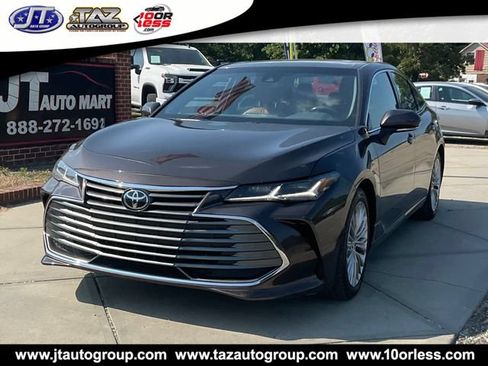 Used 2019 Toyota Avalon Limited w/ All Weather Liner Package FWD image 3