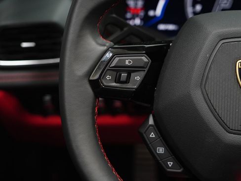 Used 2024 Lamborghini Huracan EVO image 22