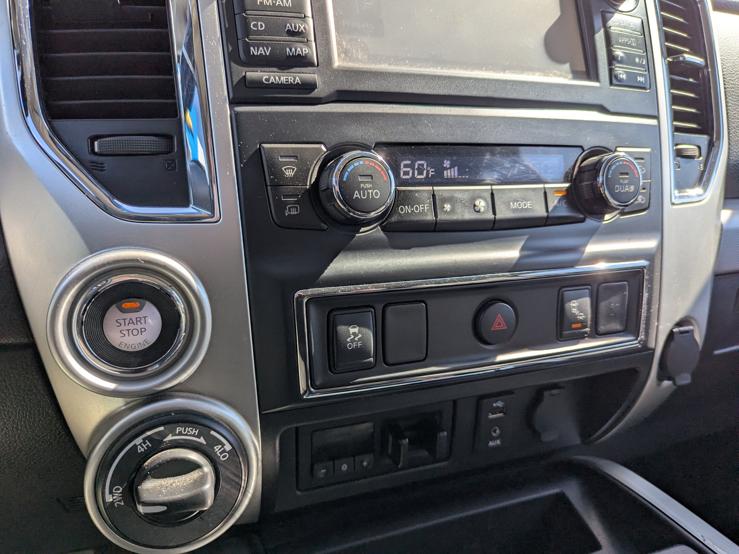 Used 2016 Nissan Titan PRO-4X AWD/4WD image 24