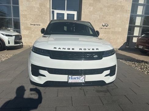Used 2025 Land Rover Range Rover Sport SE AWD/4WD image 2