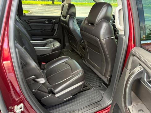Used 2017 Chevrolet Traverse LT FWD image 17