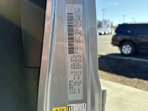 Used 2018 Jeep Wrangler Unlimited Sahara image 24