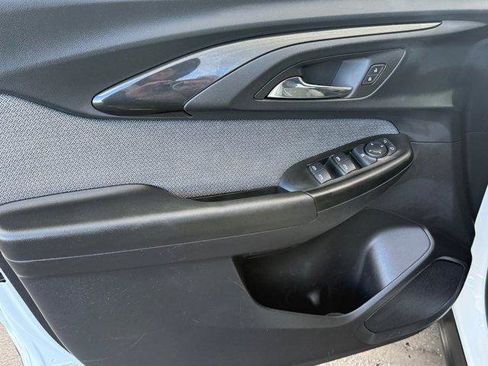 Used 2023 Chevrolet TrailBlazer LT w/ Convenience Package image 18