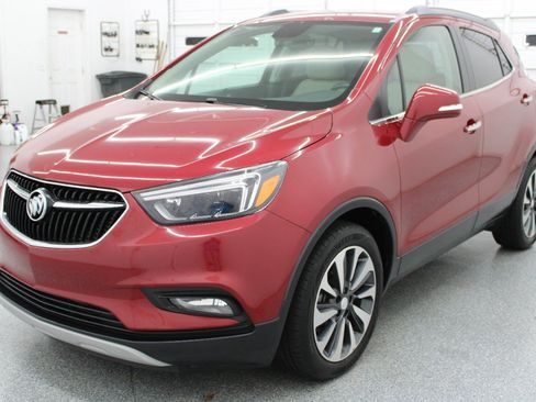 Used 2019 Buick Encore Essence FWD image 3