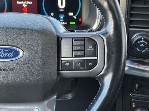 Used 2022 Ford F150 Lariat w/ Max Trailer Tow Package image 19