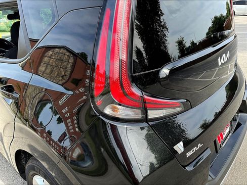 Used 2025 Kia Soul LX FWD image 22