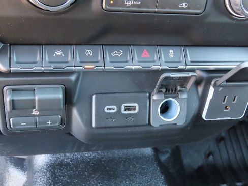 New 2026 Chevrolet Silverado 1500 W/T w/ WT Value Package AWD/4WD image 8