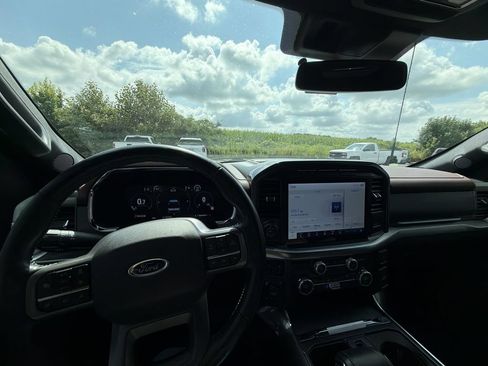 Used 2021 Ford F150 Lariat w/ Equipment Group 502A High AWD/4WD image 11