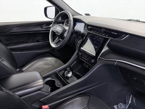 Certified 2024 Jeep Grand Cherokee L Altitude image 14