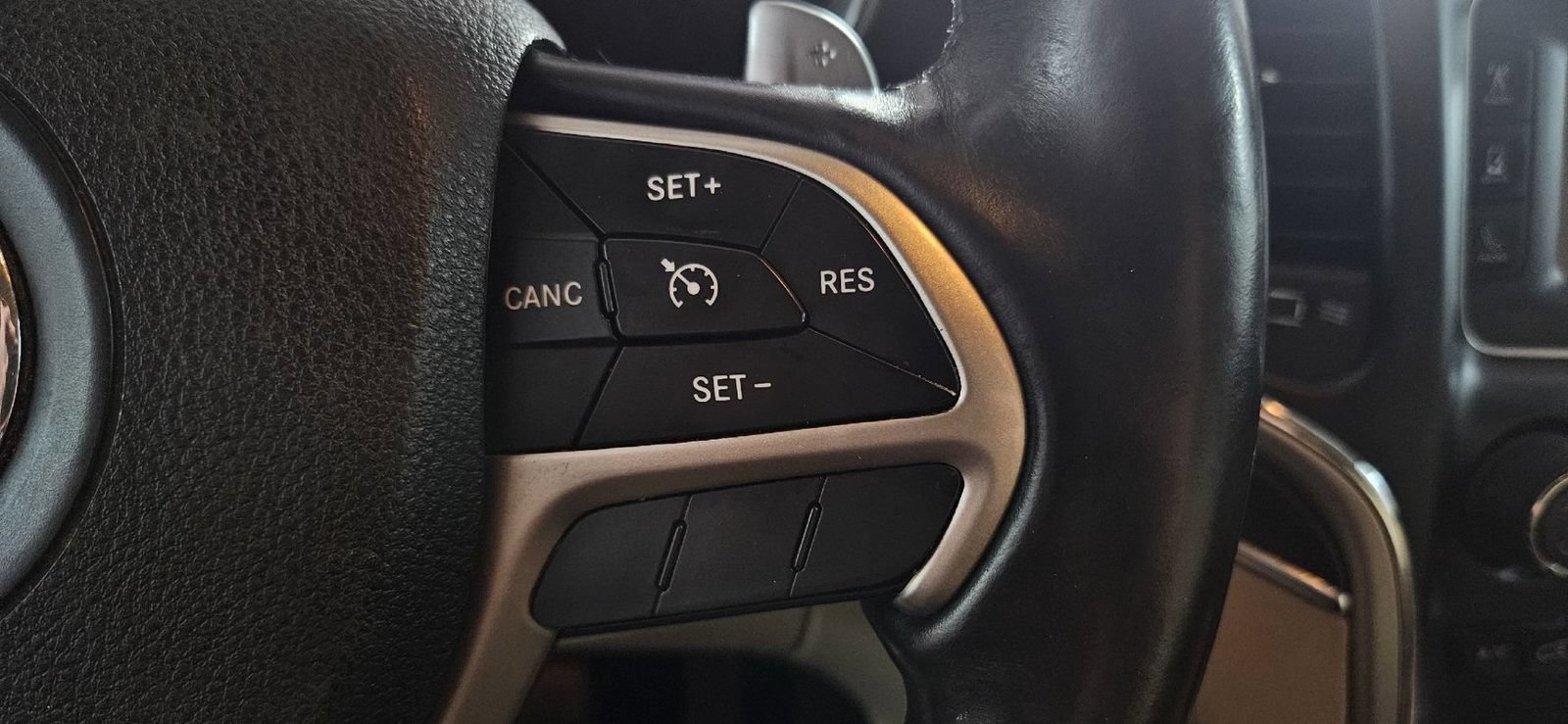 Used 2014 Jeep Grand Cherokee Limited AWD/4WD image 12