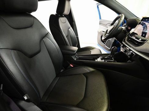 Used 2024 Jeep Compass Latitude image 25