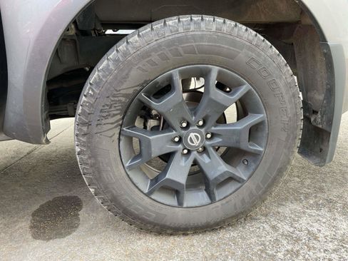 Used 2020 Nissan Frontier SV w/ Midnight Edition Floor Mats image 3