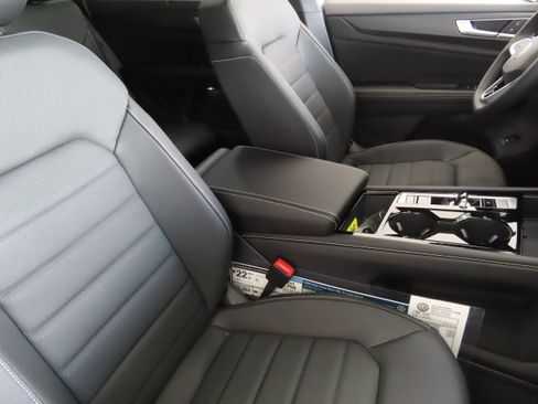 New 2026 Volkswagen Atlas Cross Sport SEL R-Line AWD/4WD image 28
