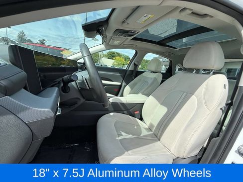 Used 2025 Hyundai Sonata SEL FWD image 22