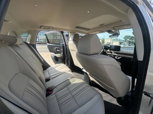 Used 2024 Honda HR-V EX-L image 16