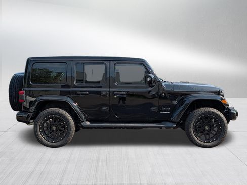 Used 2022 Jeep Wrangler Unlimited Sahara AWD/4WD image 8