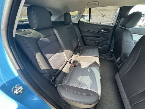 New 2026 Chevrolet Trax LT w/ Midnight Edition FWD image 27