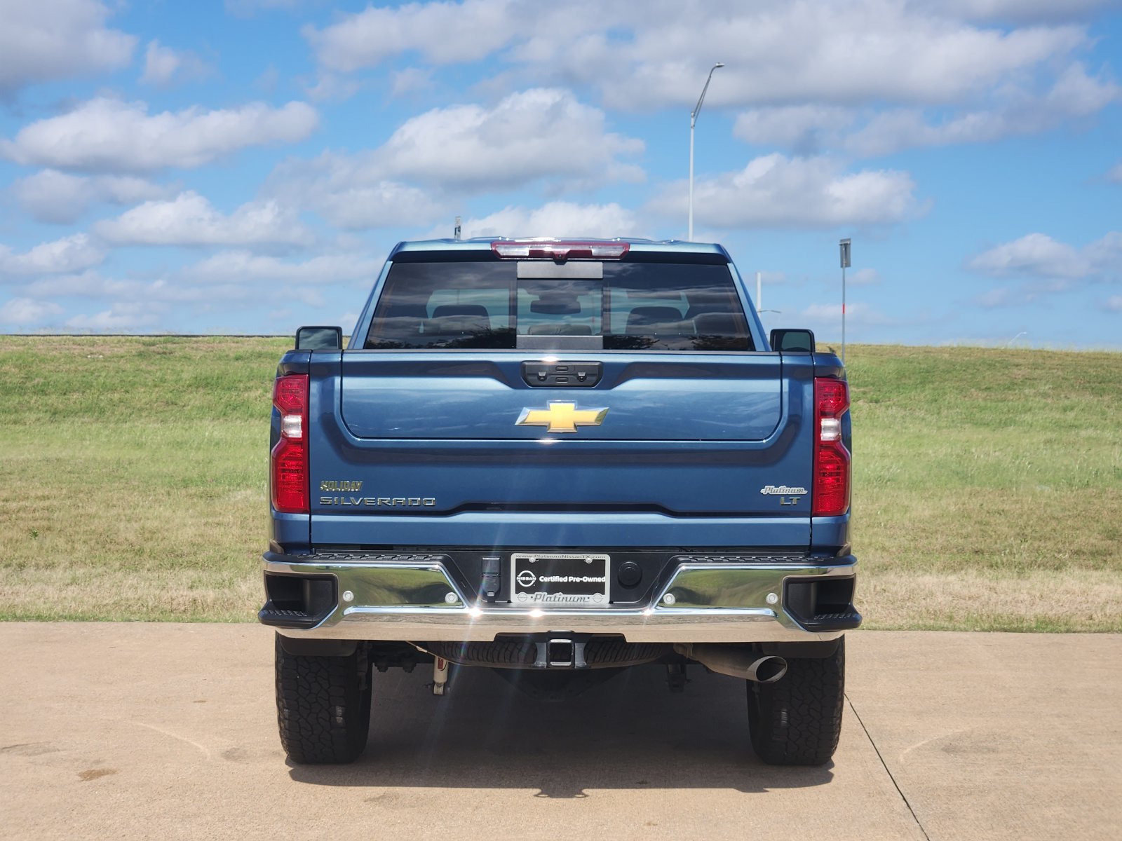 Used 2025 Chevrolet Silverado 2500 LT w/ Texas Edition AWD/4WD image 8