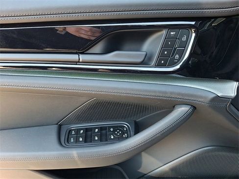 New 2025 Porsche Panamera 4 image 13