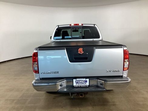 Used 2012 Nissan Frontier SV w/ SV Premium Utility Pkg AWD/4WD image 6