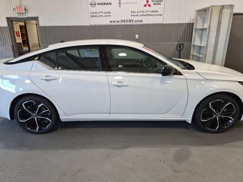 New 2026 Nissan Altima 2.5 SR FWD image 2