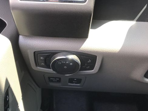 Used 2018 Ford F150 XLT w/ Equipment Group 302A Luxury AWD/4WD image 12