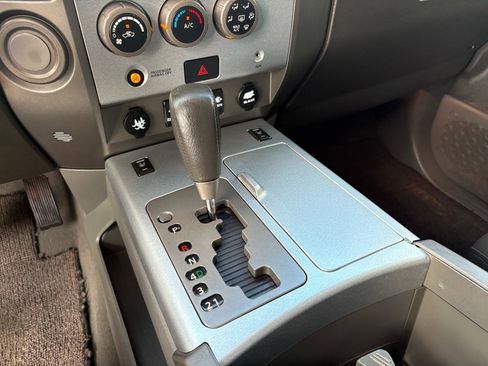 Used 2005 Nissan Titan LE w/ (T01) Tow Pkg RWD image 55