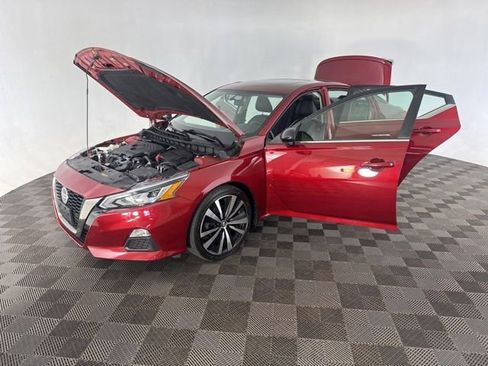 Used 2019 Nissan Altima 2.5 SR w/ SR Premium Package FWD image 10