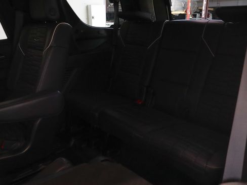 Used 2022 Cadillac Escalade Sport Platinum w/ LPO, ONYX Package AWD/4WD image 45