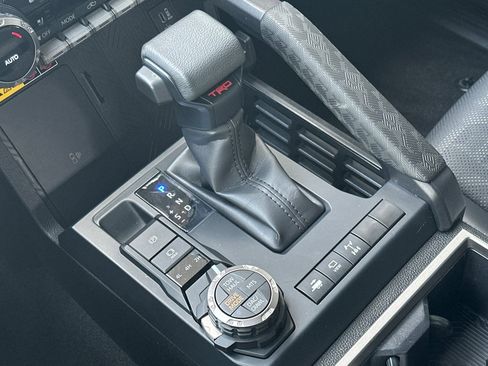 Used 2026 Toyota Tacoma TRD Off-Road w/ TRD Off Road Premium Package AWD/4WD image 21