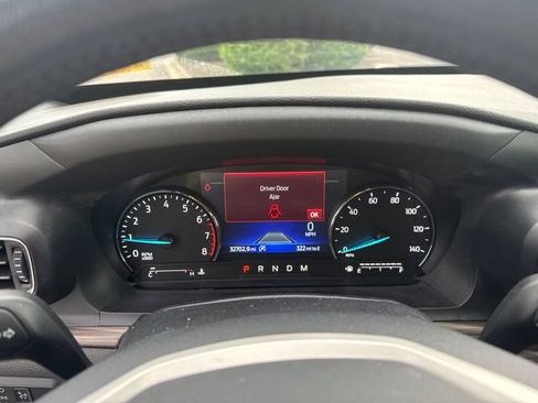 Used 2021 Ford Explorer Limited w/ Equipment Group 301A AWD/4WD image 17