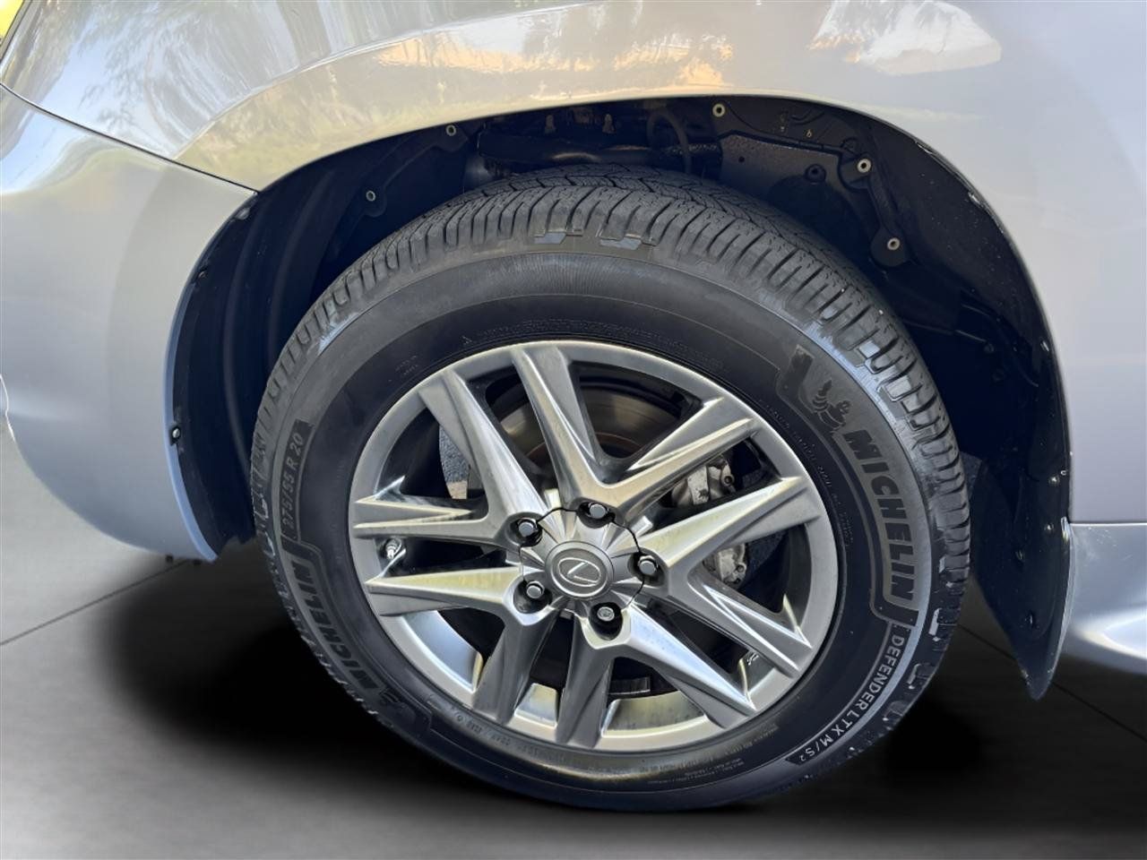 Used 2011 Lexus LX 570 4WD w/ Luxury Pkg image 37