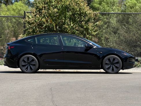 Used 2025 Tesla Model 3 RWD image 8