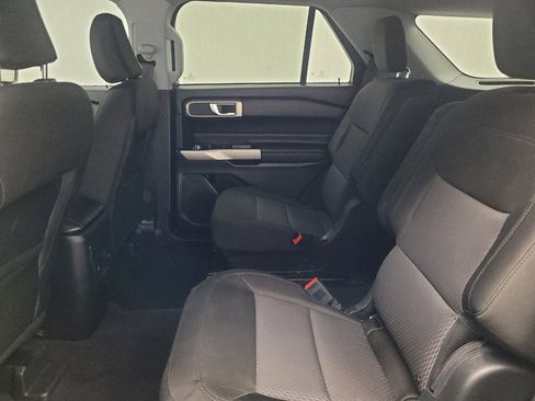 Used 2023 Ford Explorer XLT RWD image 18