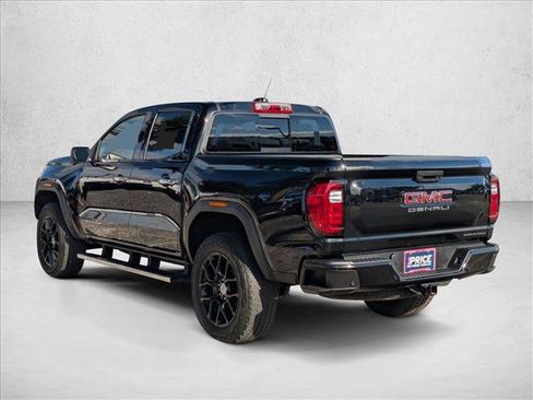 Used 2023 GMC Canyon Denali w/ Denali Black Edition image 8