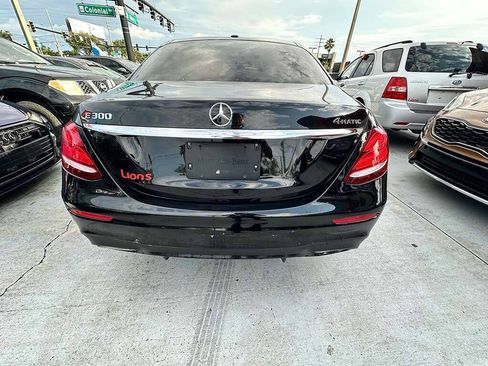 Used 2019 Mercedes-Benz E 300 4MATIC image 4