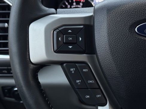 Used 2017 Ford F250 XLT w/ XLT Premium Package image 25