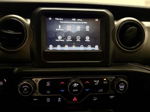 Used 2020 Jeep Wrangler Unlimited Sport AWD/4WD image 23