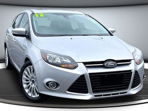 Used 2012 Ford Focus Titanium FWD image 3