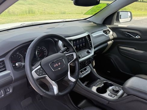 Used 2023 GMC Acadia SLT w/ Elevation Edition image 13