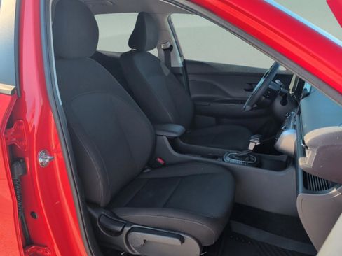 Used 2024 Hyundai Kona SEL image 30