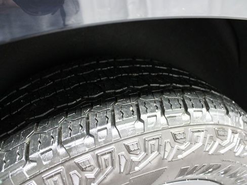 Used 2024 Chevrolet Tahoe Z71 image 37